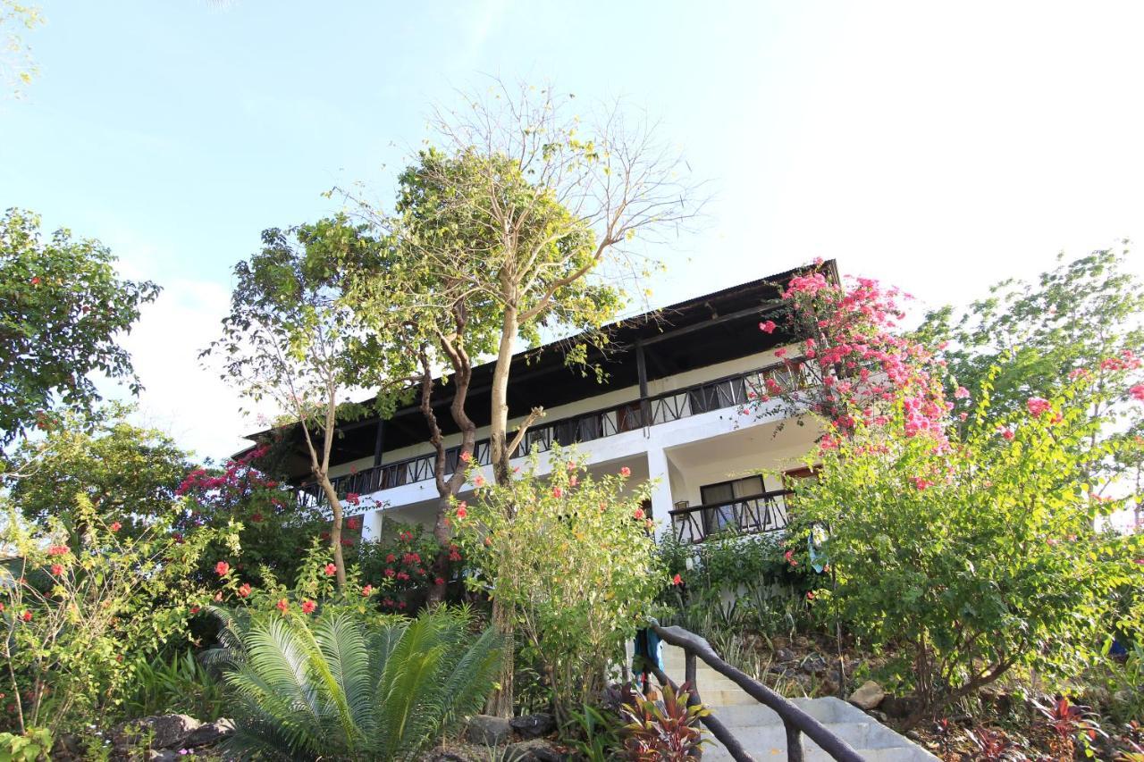 Discovery Island Resort Coron Exterior photo